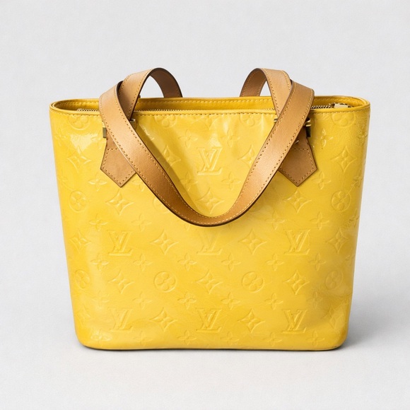 Louis Vuitton Handbags - Louis Vuitton Vernis Reade PM Tote Yellow. Has lock on outer and inner zipper!
